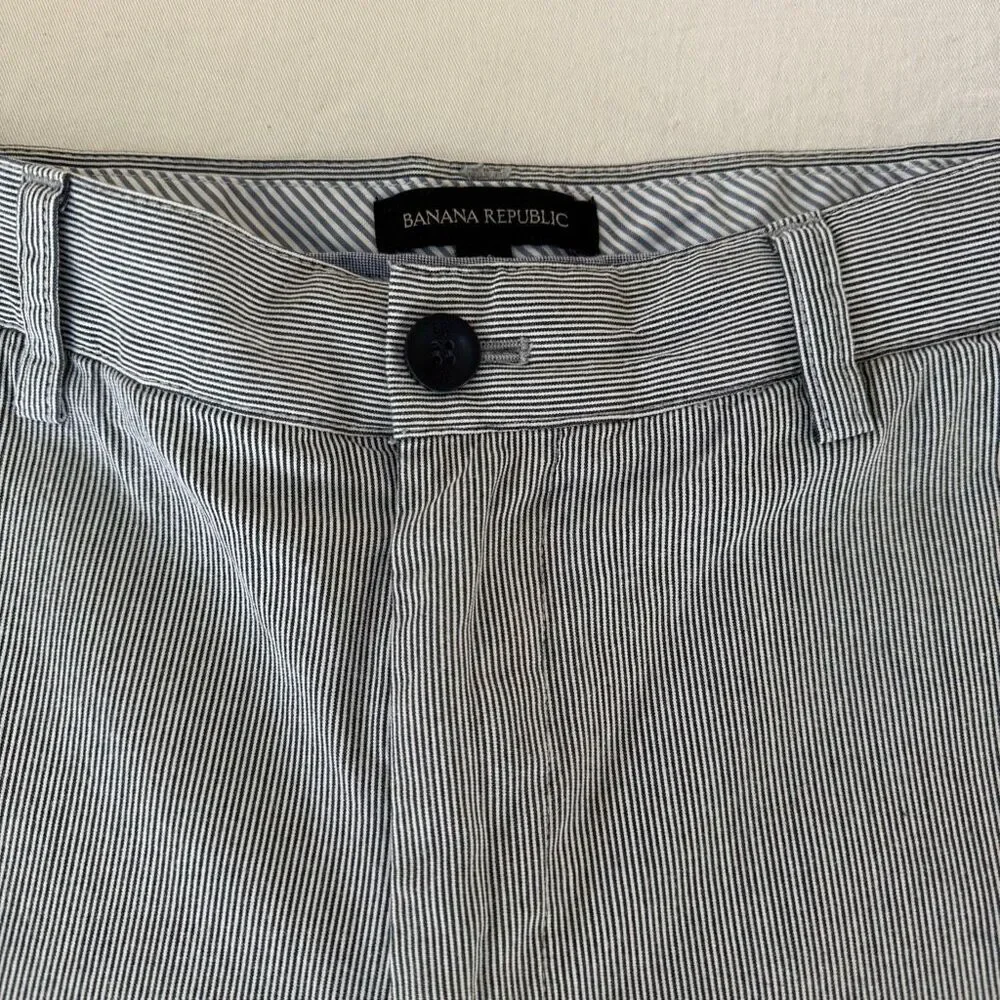 Banana Republic Striped Shorts | Mens 34 | Blue White Stripes | Cotton Flat Fron